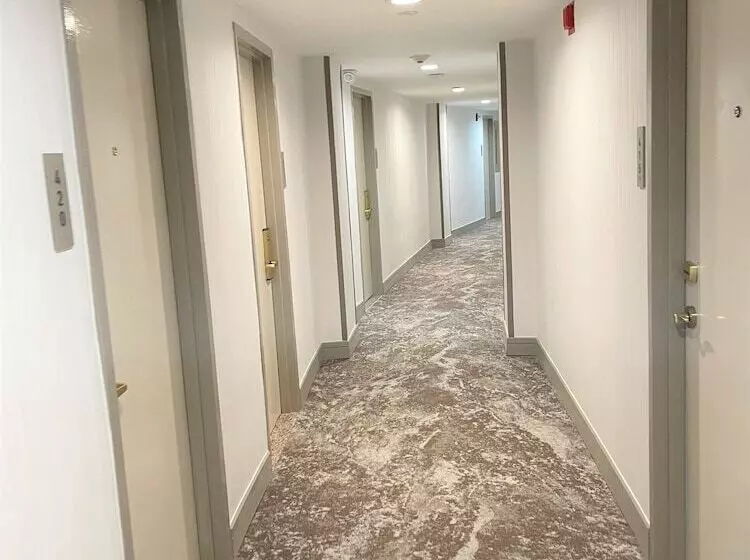 호텔 Garden Inn & Suites