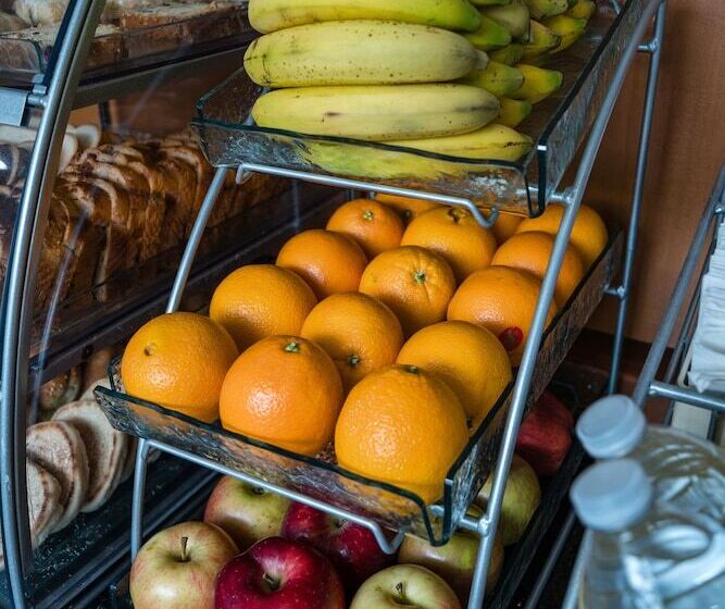 בית מלון כפרי Holiday Inn Express & Suites Santa Clara, An Ihg