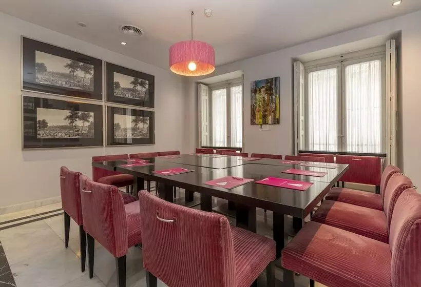 هتل Meninas  Boutique Opera