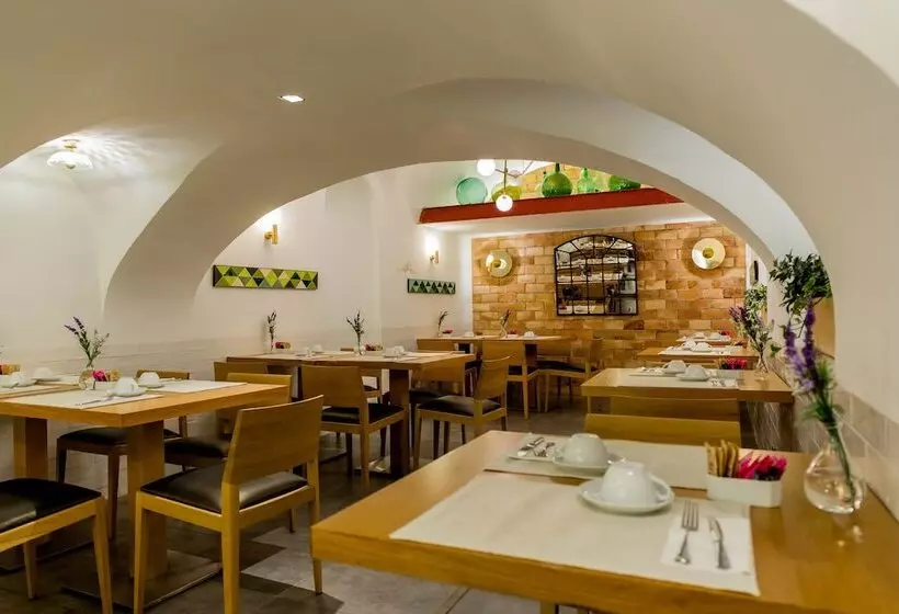 هتل Meninas  Boutique Opera