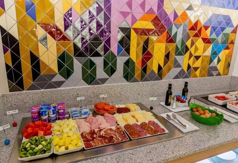 هتل Meninas  Boutique Opera