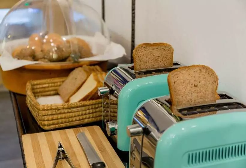 هتل Meninas  Boutique Opera