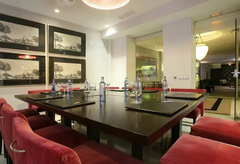 هتل Meninas  Boutique Opera