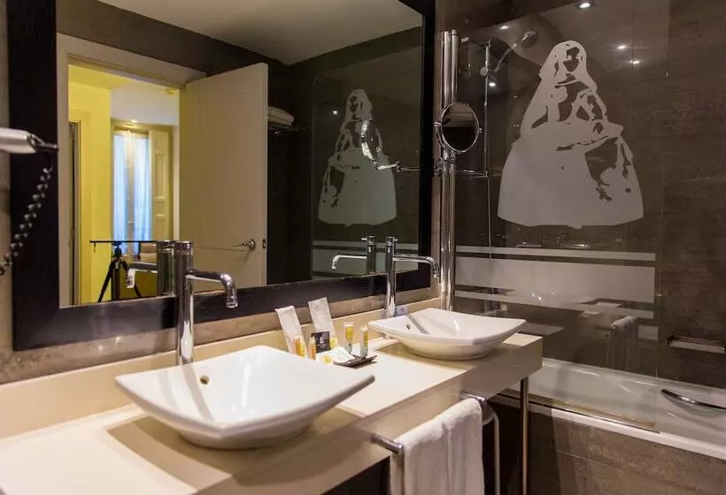 هتل Meninas  Boutique Opera