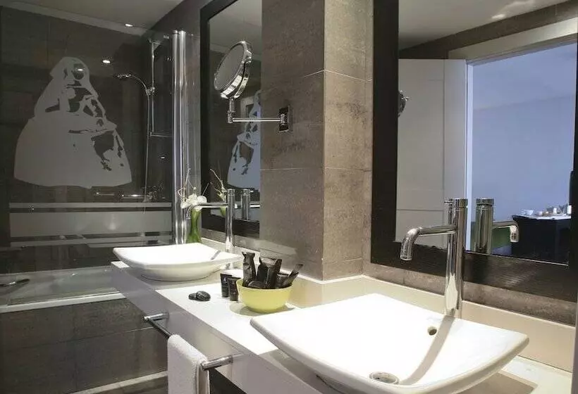 هتل Meninas  Boutique Opera