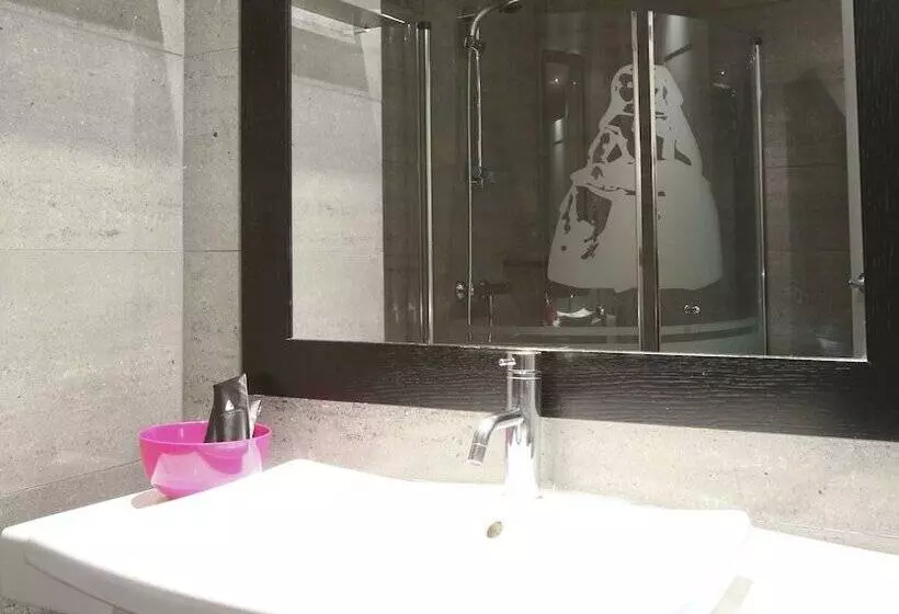 هتل Meninas  Boutique Opera