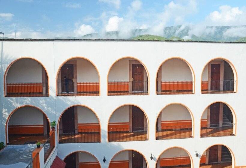 هتل Mision Jalpan