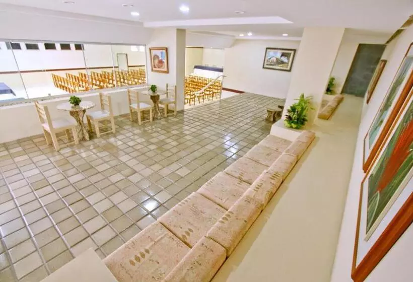 ホテル Petrolina Palace