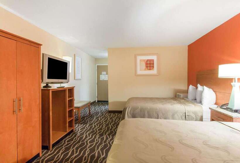هتل Quality Inn & Suites I 35 Near Frost Bank Center