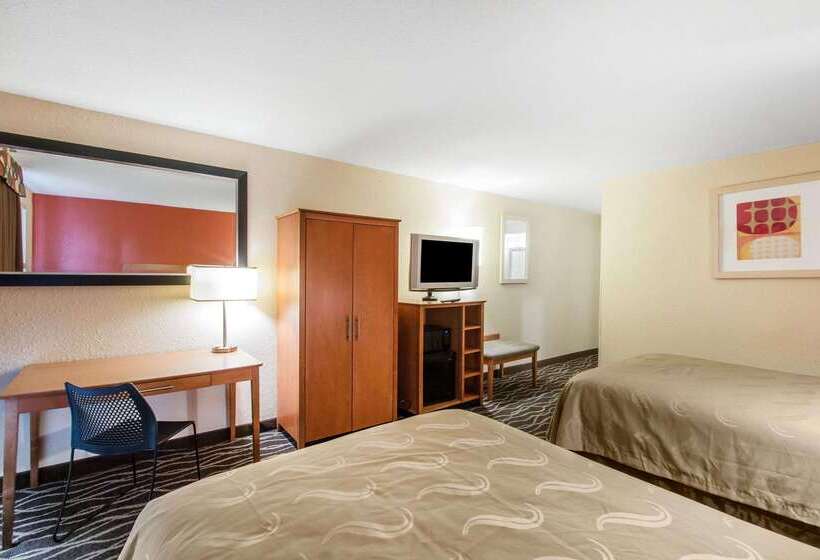 هتل Quality Inn & Suites I 35 Near Frost Bank Center