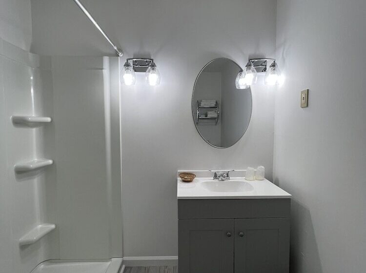 فندق Voyager Inn