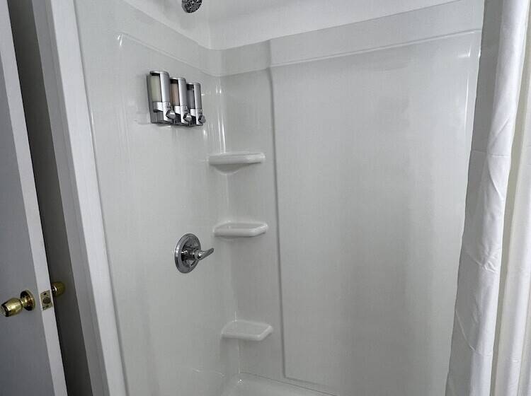 فندق Voyager Inn