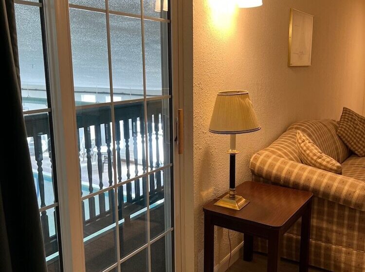 فندق Voyager Inn