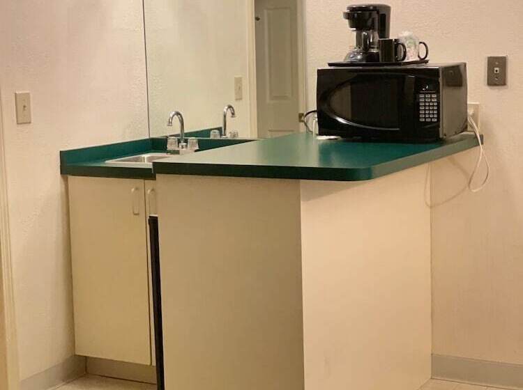 فندق Voyager Inn