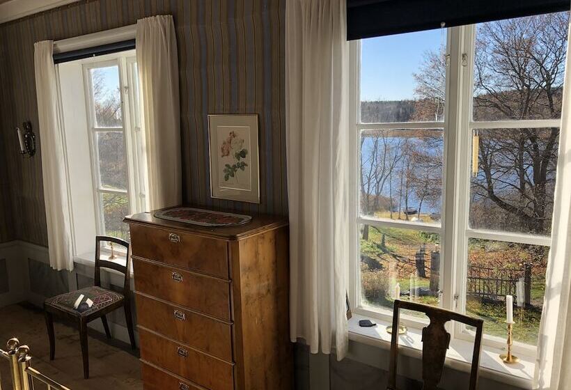 Frägsta Hälsingegård Bed & Breakfast