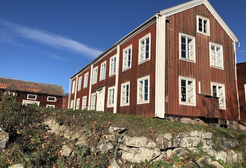 Frägsta Hälsingegård Bed & Breakfast