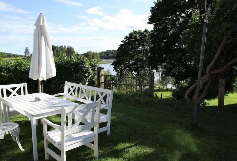 Frägsta Hälsingegård Bed & Breakfast