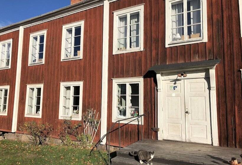 Frägsta Hälsingegård Bed & Breakfast