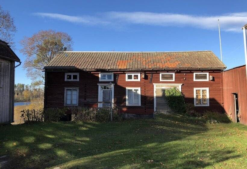 Frägsta Hälsingegård Bed & Breakfast