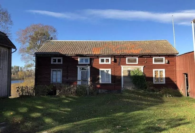Frägsta Hälsingegård Bed & Breakfast