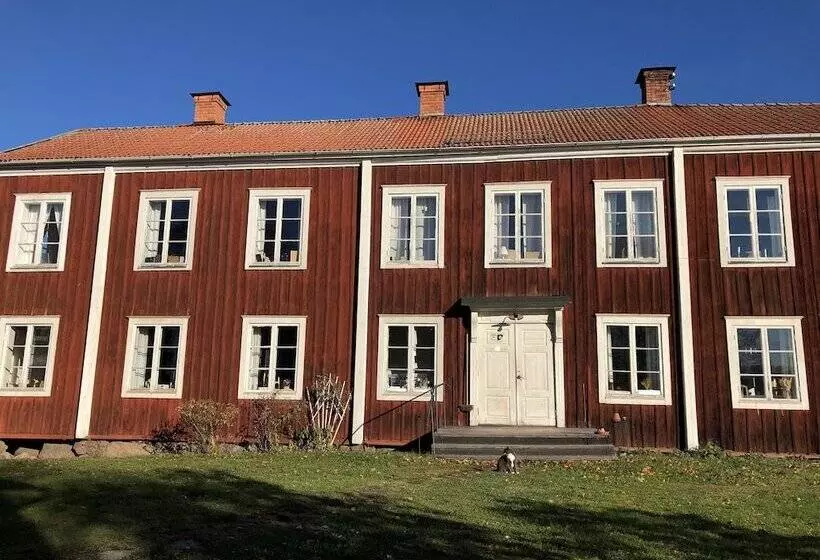 Frägsta Hälsingegård Bed & Breakfast
