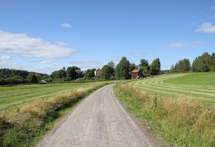 Frägsta Hälsingegård Bed & Breakfast