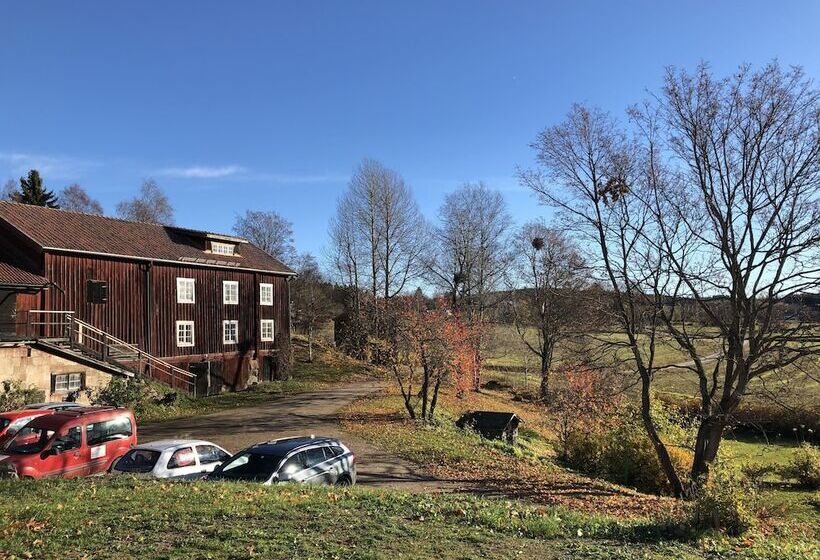 Frägsta Hälsingegård Bed & Breakfast