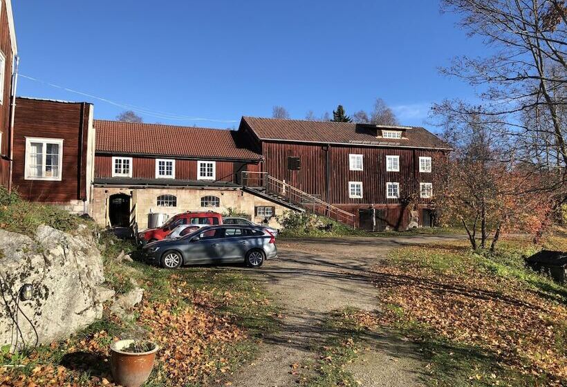 Frägsta Hälsingegård Bed & Breakfast