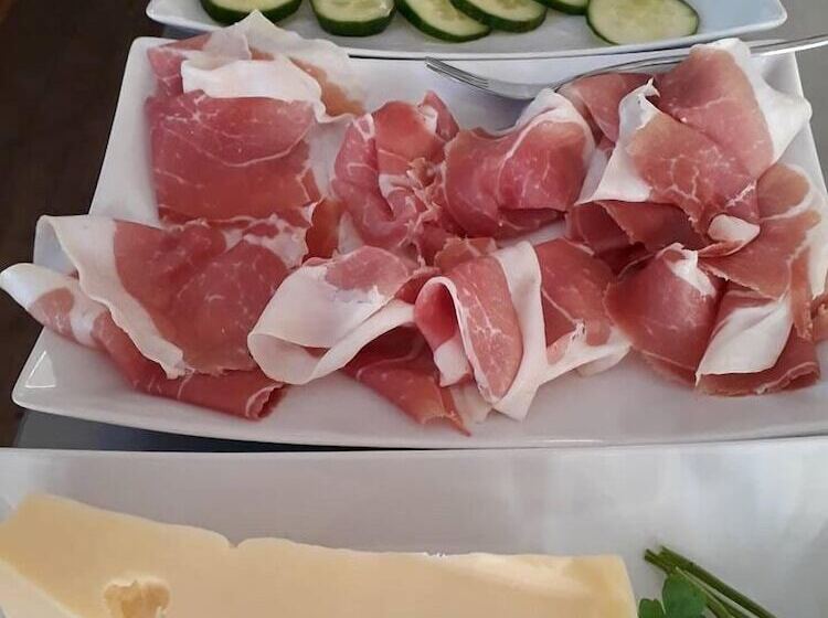 Frägsta Hälsingegård Bed & Breakfast