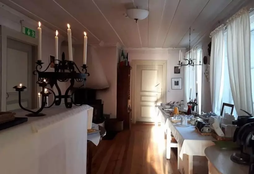 Frägsta Hälsingegård Bed & Breakfast