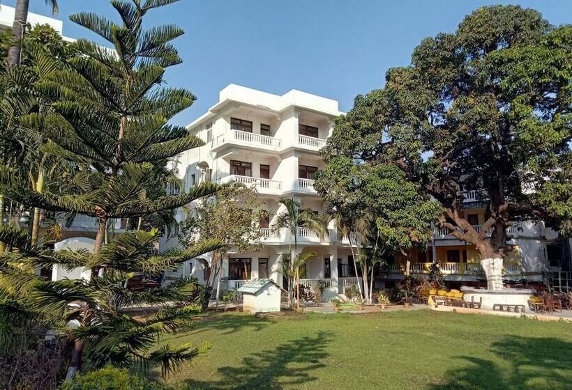 Hotel Candolim Hideout Resort