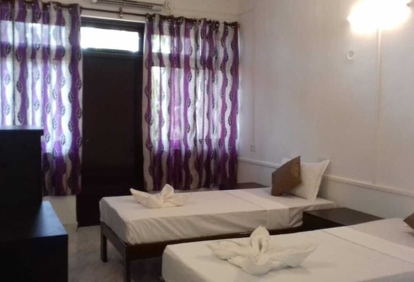 Hotel Candolim Hideout Resort