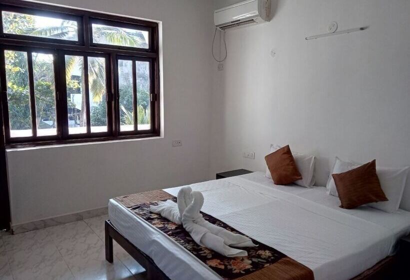 Hotel Candolim Hideout Resort