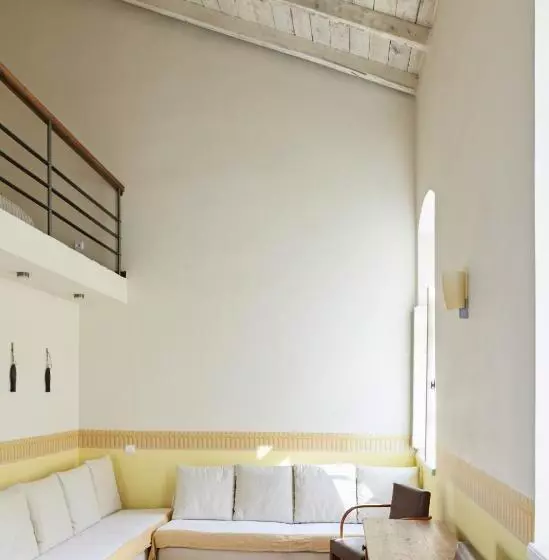 هتل Guesthouse Lila