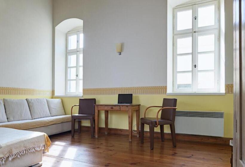 هتل Guesthouse Lila