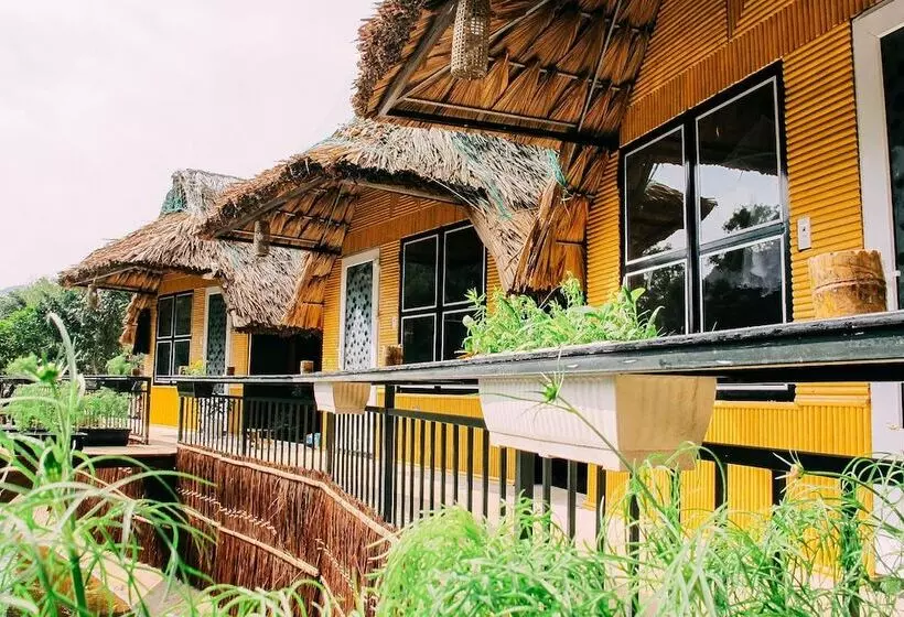 هتل Hoi Lake Farmstay
