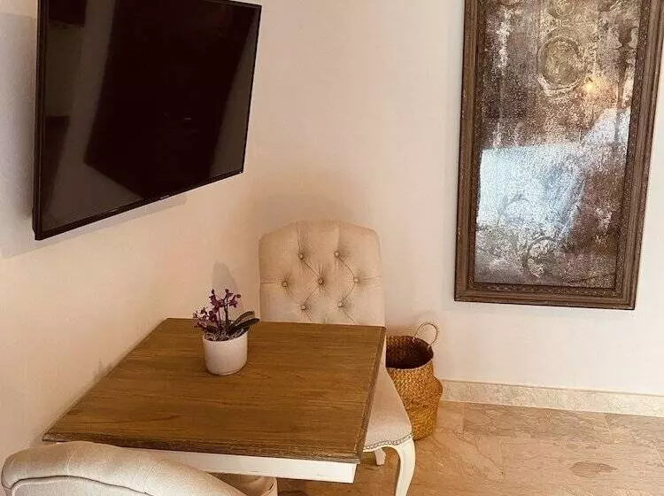 هتل Lulu Boutique