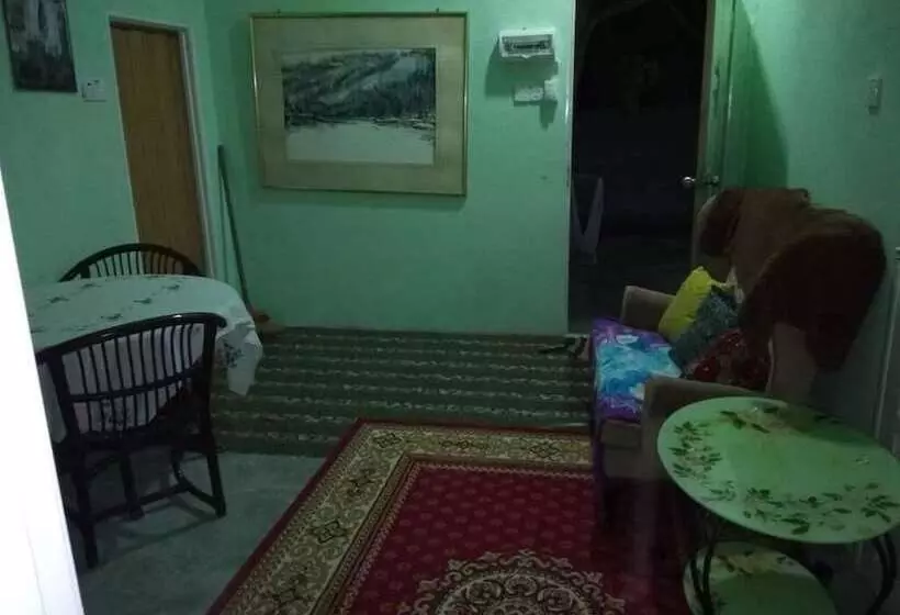 ホテル Nur Ainur Inn