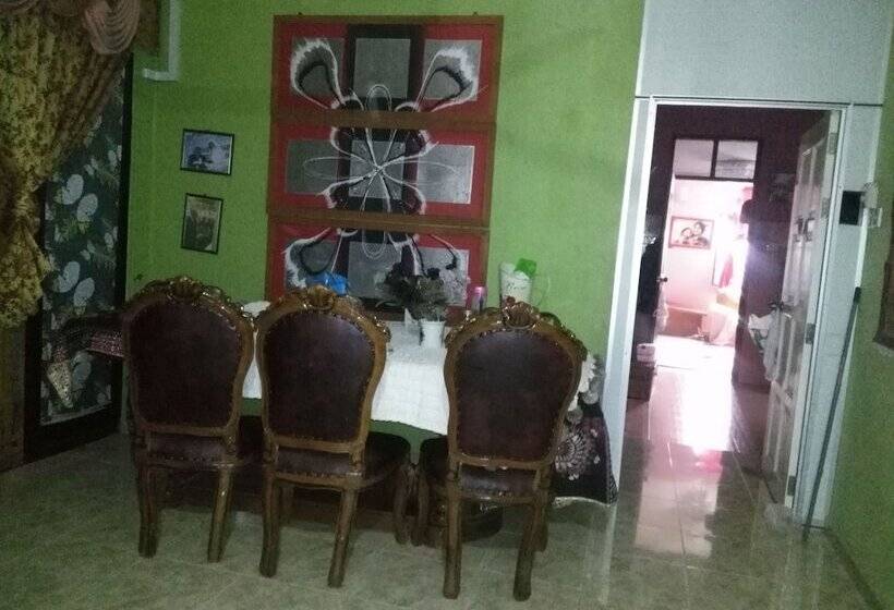 בית מלון כפרי Nur Ainur Inn