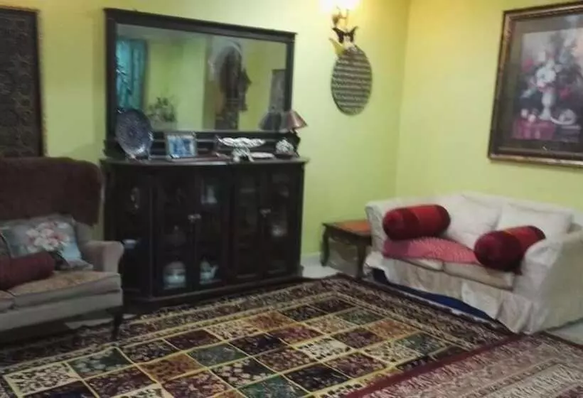 ホテル Nur Ainur Inn