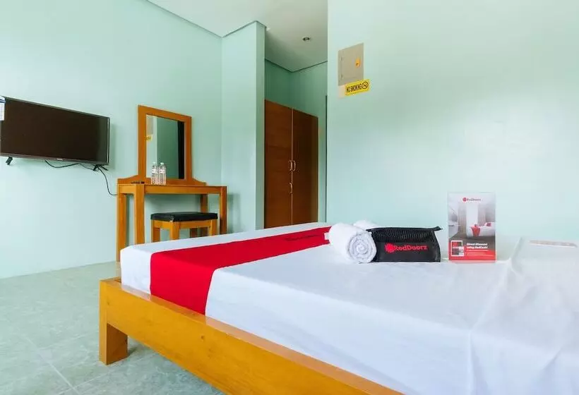 Hotelli Reddoorz Near Caticlan Airport