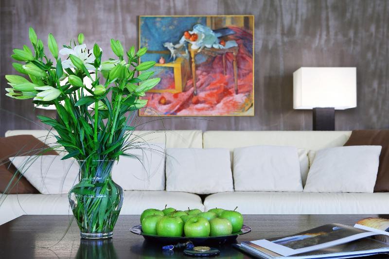 Отель Sirens Beach & Village