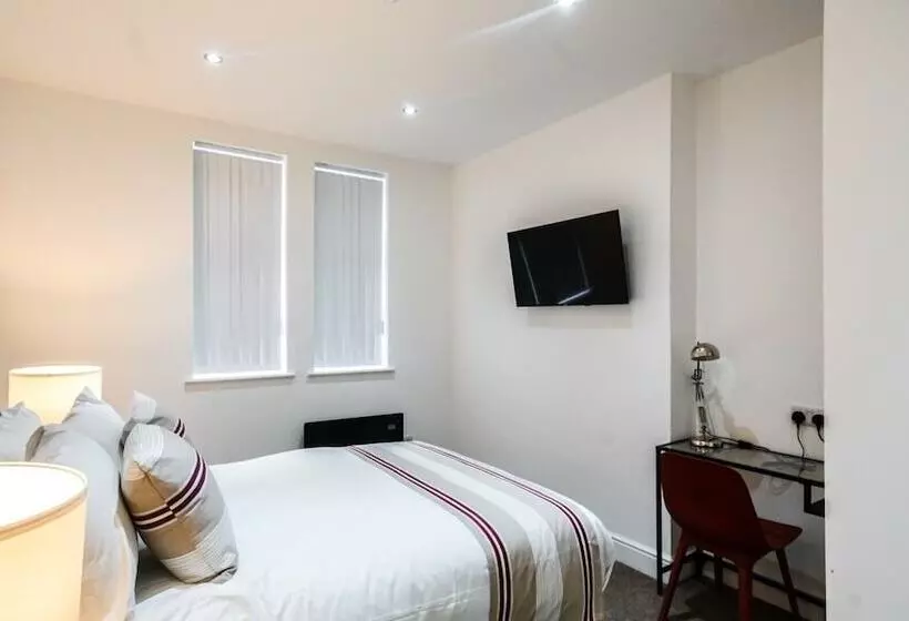 پانسیون Anfield Place To Stay