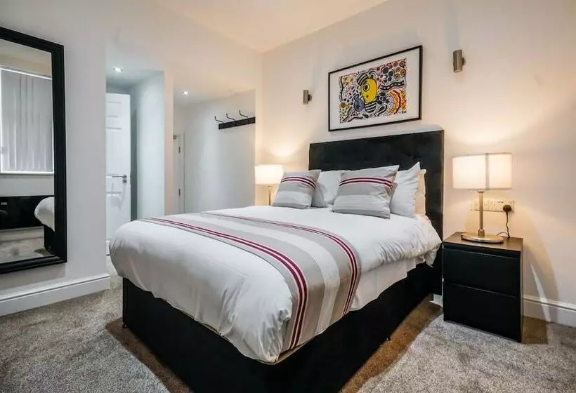 پانسیون Anfield Place To Stay