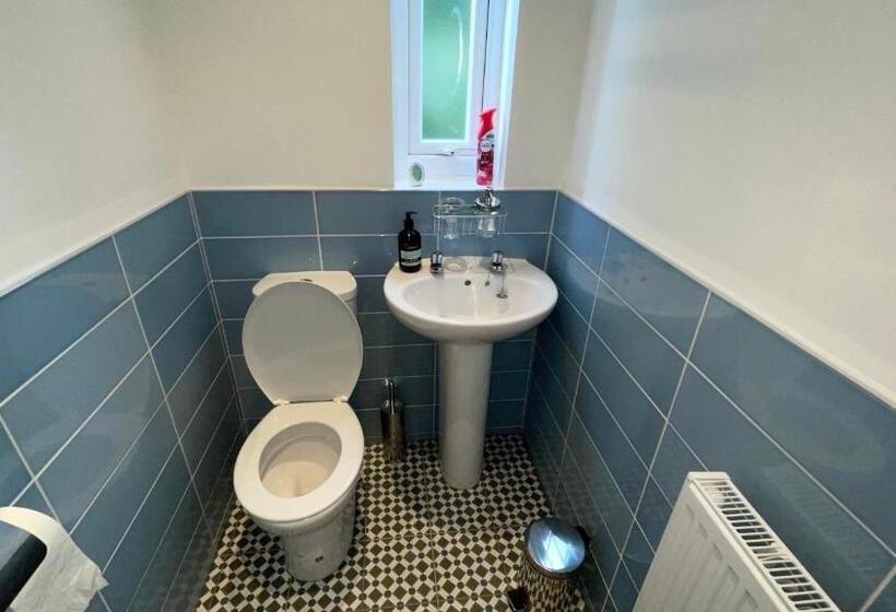 膳宿费 Anfield Place To Stay