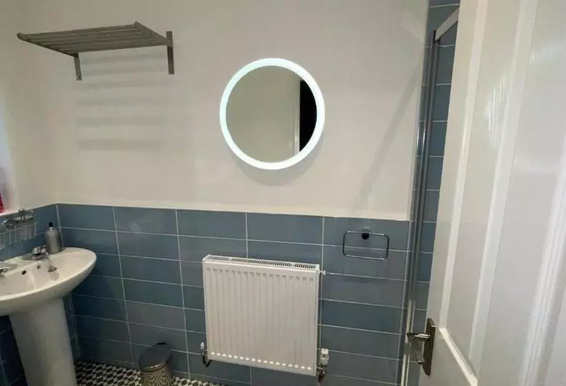 پانسیون Anfield Place To Stay