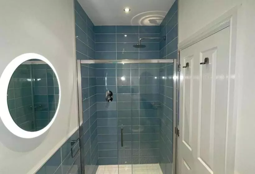 پانسیون Anfield Place To Stay