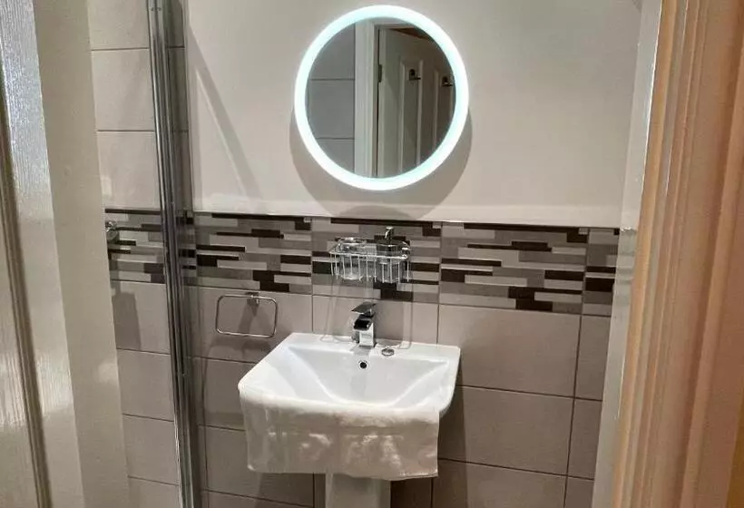 پانسیون Anfield Place To Stay