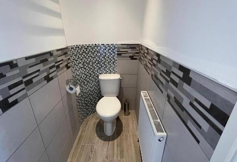 膳宿费 Anfield Place To Stay