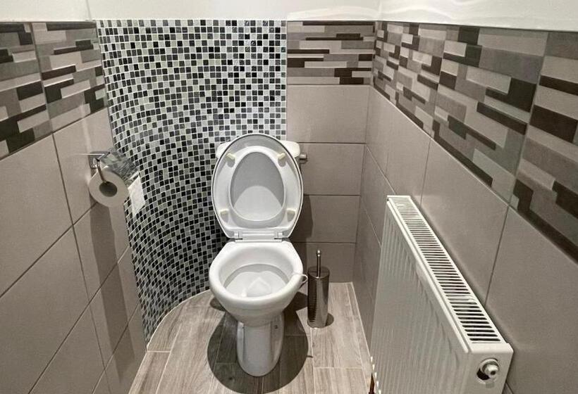 膳宿费 Anfield Place To Stay